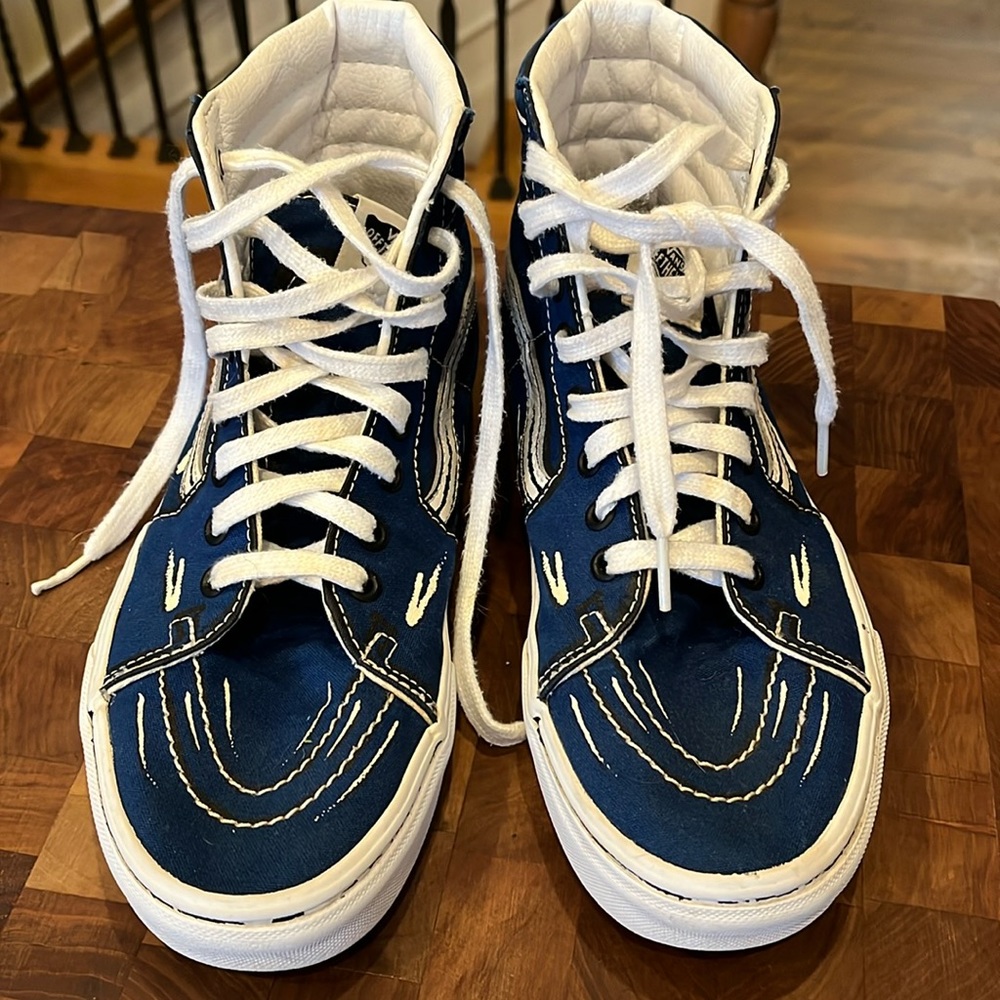 Vans Off the Wall 8.5 41.0 royal blue hi-tops high tops, very good condition